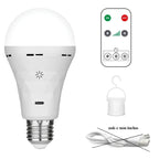 Contenu du colis NOVA : ampoule rechargeable, télécommande, support à crochet et câble USB-C