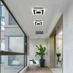 Plafonniers LED carrés KORA dans un couloir moderne lumineux