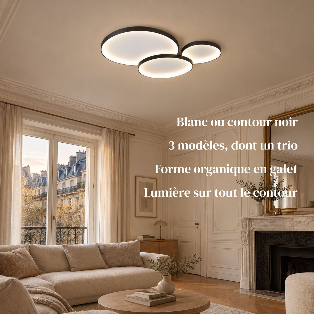 Plafonnier LED NUBA trio noir allumé au plafond d'un salon